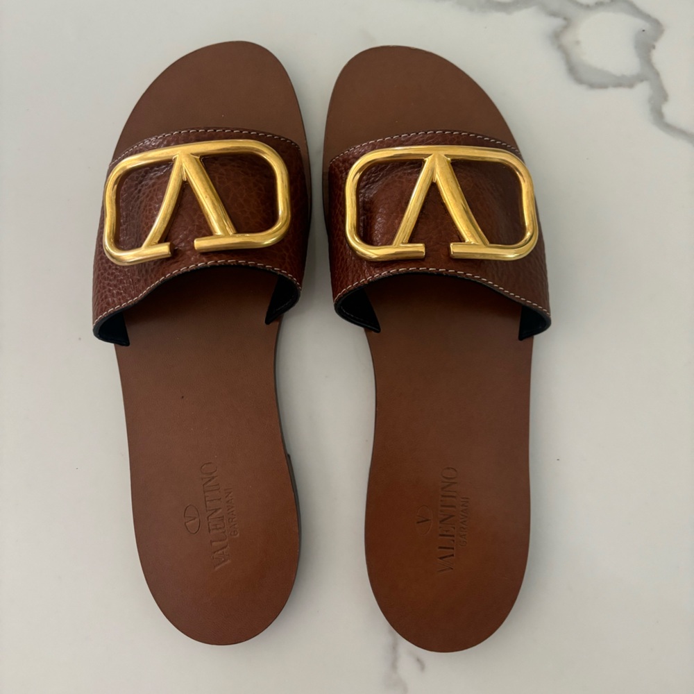 Valentino Garavani Leather V Logo Slide Sandals, size 8.5
